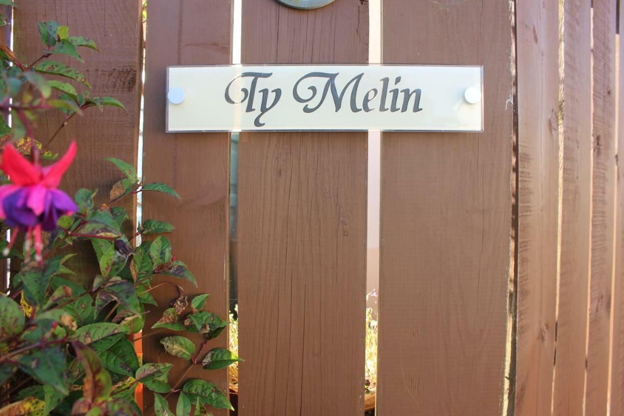 Ty Melin Bed & Breakfast Pembroke Dock Eksteriør bilde